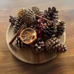 Scented pine cones festive cinnamon and cloves